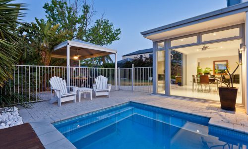 Bán lỗ lô đất gần siêu thị, chợ, trường học dân cư sầm uất mặt tiền